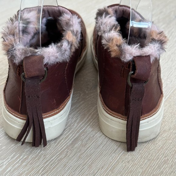 Toms Burgundy Brown Leather Slip-On Booties - Picture 5 of 11